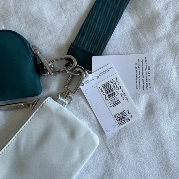 29🆕💙 Lululemon Dual Pouch Wristlet - Vapour/Storm Teal - Picture 2 of 6
